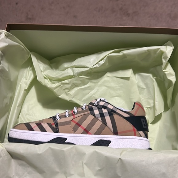 Brand new never worn original packaging - Picture 4 of 5